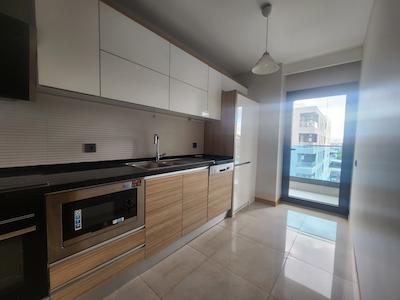 İZMİR ÇİĞLİ ATAŞEHİR MAHALLESİ KİRALIK 2+1 BOŞ DAİRE OTOPARKLI