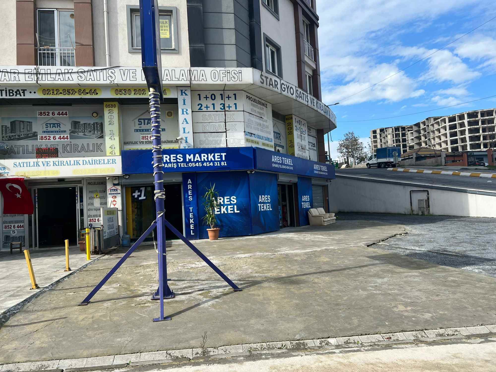  RÜYA YAŞAM EVLERINDE KIRALIK ÇIFT CEPHE BÜYÜK M2 DÜKKAN