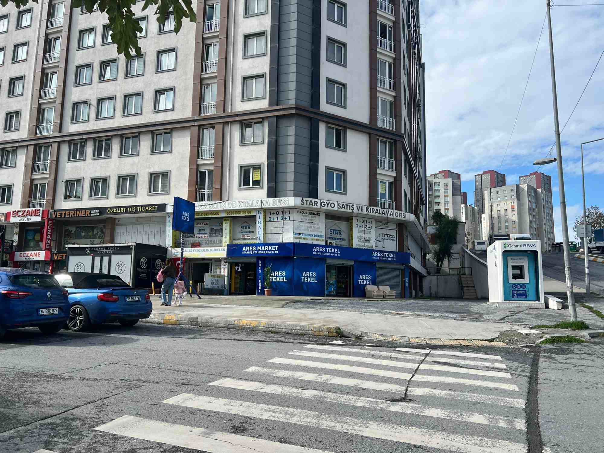  RÜYA YAŞAM EVLERINDE KIRALIK ÇIFT CEPHE BÜYÜK M2 DÜKKAN