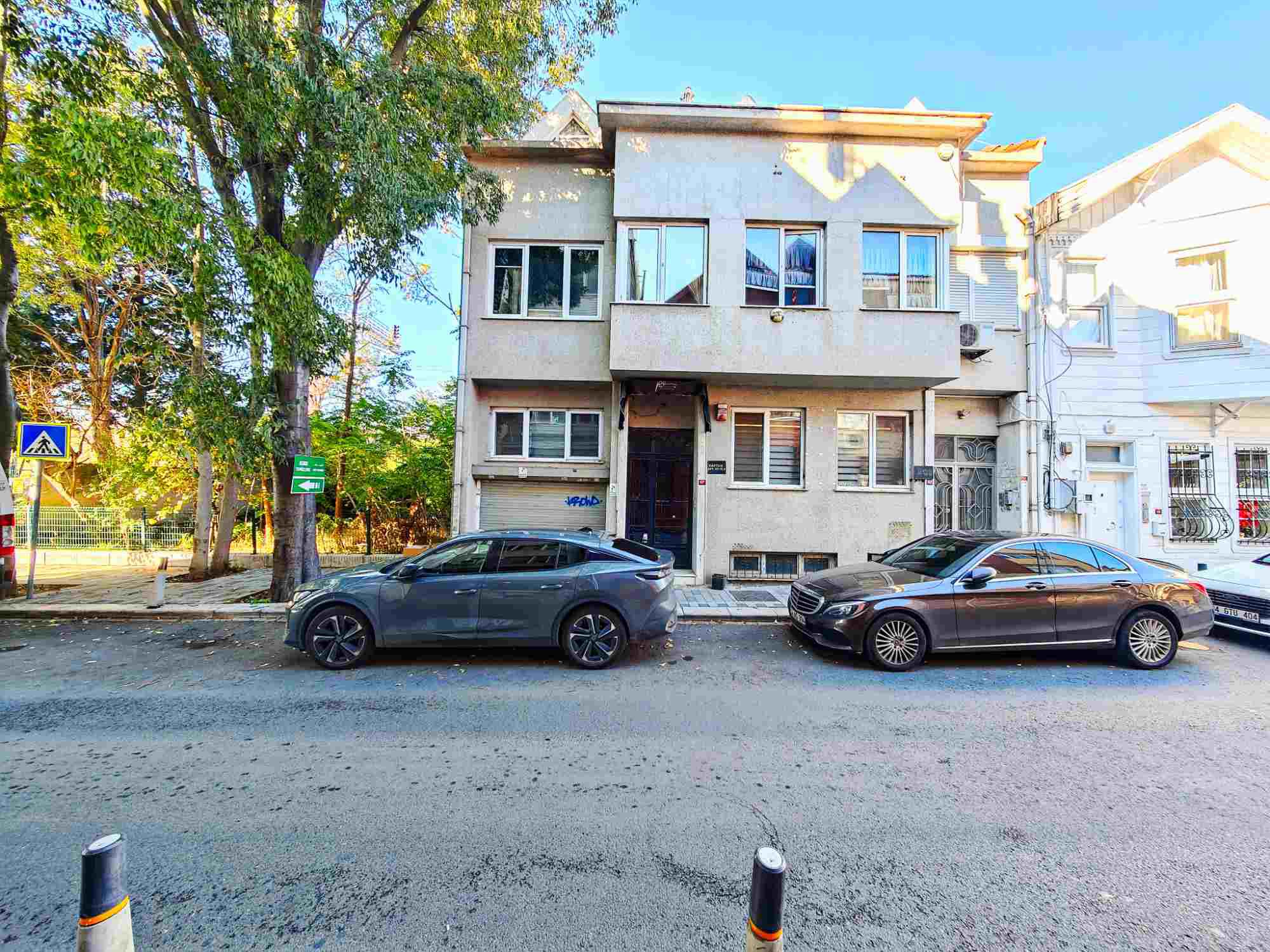 İSTANBUL YEŞİLKÖY'DE MUHTEŞEM SATILIK BİNA