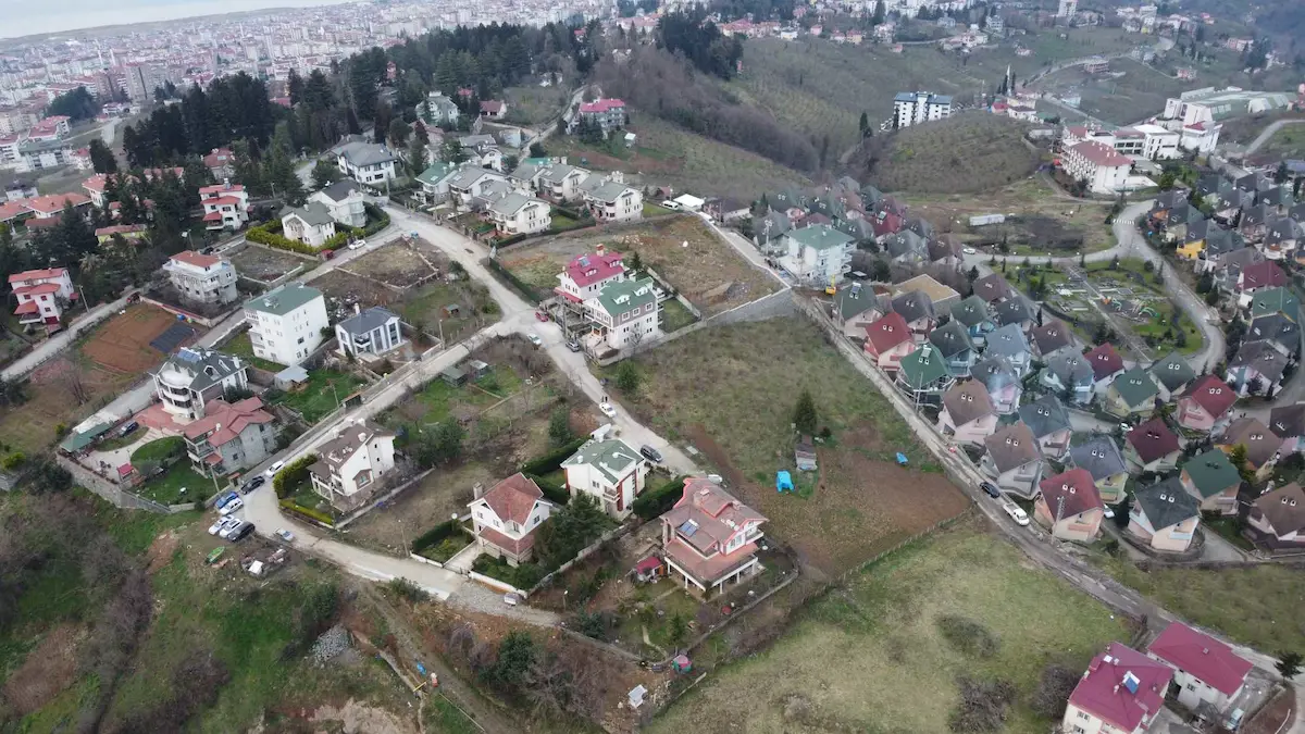 SOĞUKSU MAHALLESİ KORUKENT VİLLALAR ÜZERİNDE SATILIK ARSA