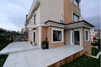 BİZİM TEPE VİLLALARI TADİLATLI SATILIK VİLLA 