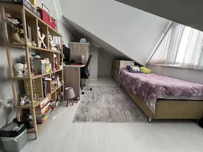 REMAX FREKANSTAN MERKEZİ KONUMDA,KISMİ DENİZ MANZARALI 3+1 DAİRE