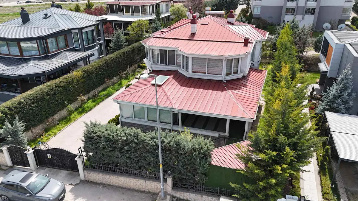 BAĞLICADA 7+2 ÖZEL KAPALI HAVUZLU VİLLA