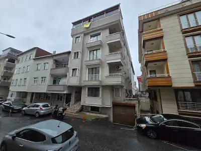 REMAX ASHILL ÜSKÜDAR KISIKLI KAPALI OTOPARKLI ASANSÖRLÜ TERASLI