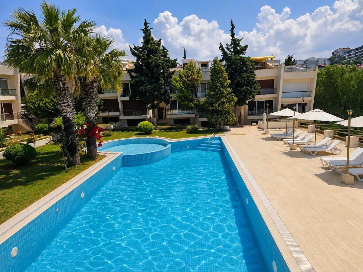 KADINLAR DENIZİNDE MANZARALI 4+1 FULL EŞYALI DUBLEX DAİRE
