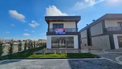 BAĞLICA ZİRVE CADDESİ'NDE EMSALLERİNE GÖRE CAZİP FİYATLI SATILIK SIFIR VİLLA