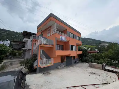 REMAX RİNA'DAN DORUKLU CADDEYE SIFIR KOMPLE BİNA