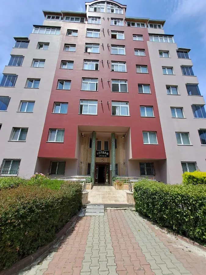 BAŞAKŞEHİR'DE SATILIK 3+1 | METROYA, HASTANEYE VE OLİMPA AVM'YE YAKIN