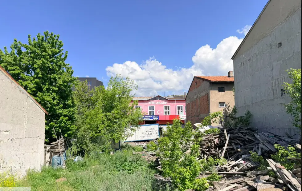 REMAX İLKE'DEN ŞÜKRÜPAŞA'DA TİCARİ+5 KAT KONUT İMARLI ARSA