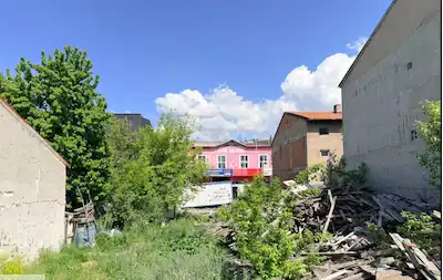 REMAX İLKE'DEN ŞÜKRÜPAŞA'DA TİCARİ+5 KAT KONUT İMARLI ARSA