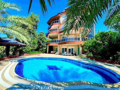 CEBELİ'NİN ZİRVESİNDE TAM DONANIMLI PANORAMİK LÜKS MALİKANE