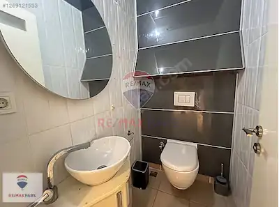 REMAX PARS'TAN MERKEZİ KONUMDA 3+0 EŞYALI KİRALIK OFİS