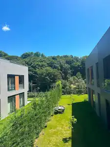 DOĞANIN IÇINDE ŞEHRIN YANI BAŞINDA NATURALIST VERDE SIFIR SATILIK 2+1 DAİRE