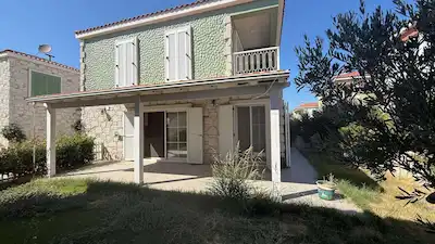 SARIMSAKLI PLAJI’NA 150 MT. MESAFEDE SATILIK 3+1 VILLA