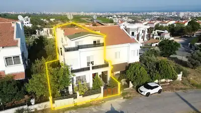 REMAX RİNA'DAN KUYULUK'TA PANORAMİK MANZARALI TRİPLEKS VİLLA