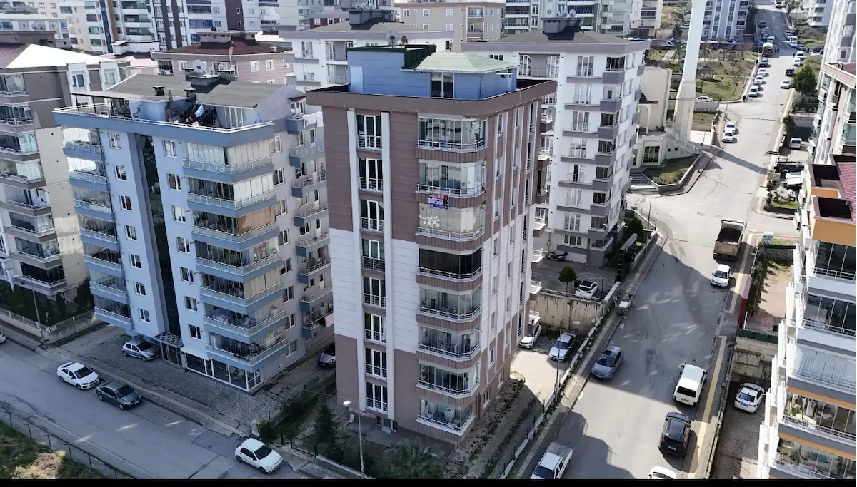REMAX PARLA BARLAS GÜRLER'DEN CAĞALOĞLUNDA FIRSAT 3+1 DAİRE