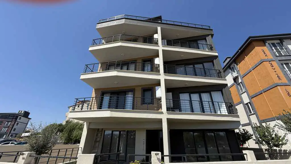 REMAX PRO TUBA'DAN ÇANAKKALE AYVACIK ÇAMLIK’DA FIRSAT 2+1 DAİRE