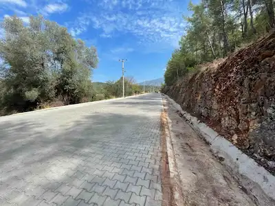 FETHİYE KAYAKÖYÜN DEĞERLENEN BÖLGESİNDE 5.452 M² SATILIK BAHÇE