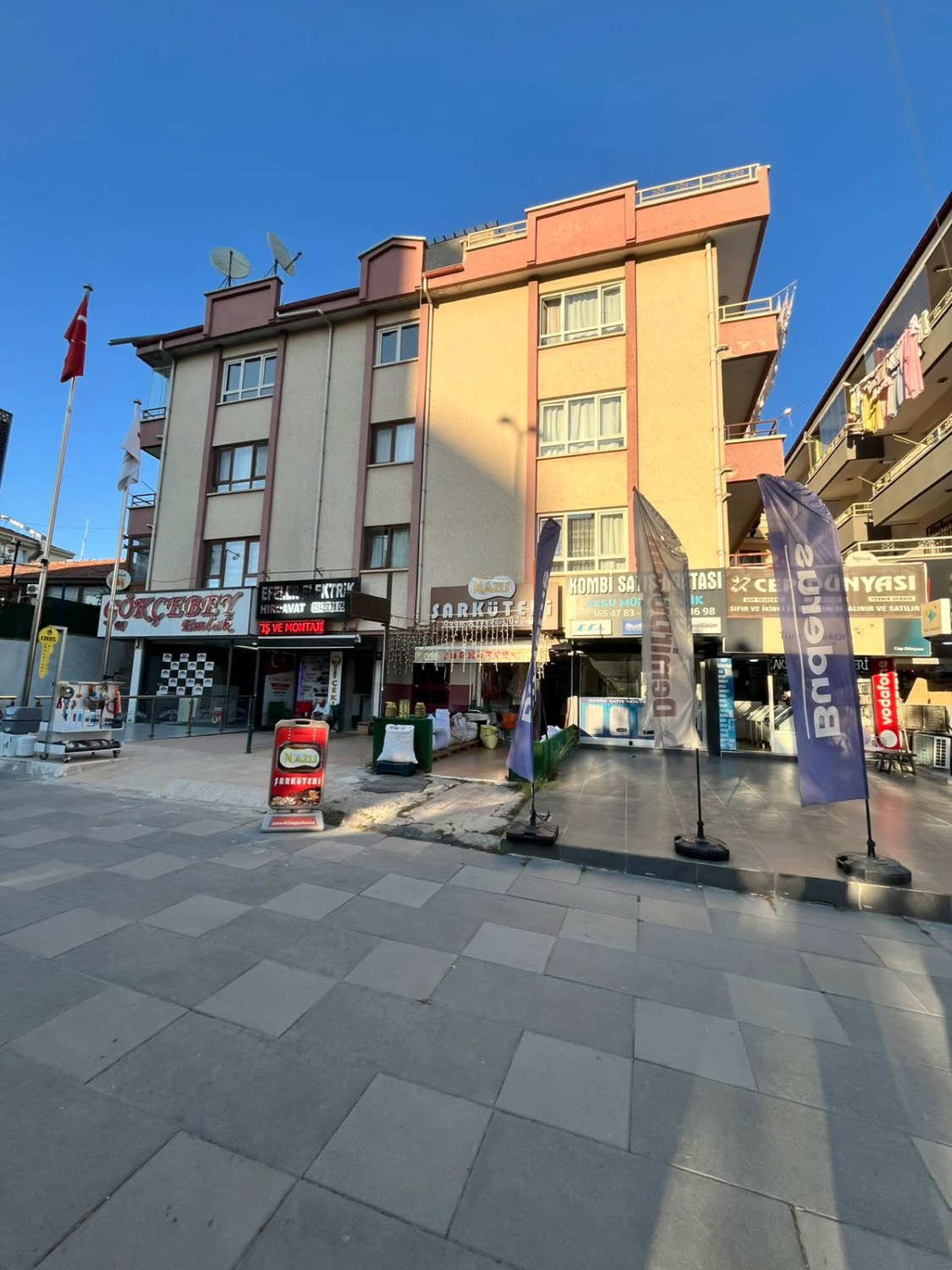 NATOYOLU CADDE ÜZERİ ÖN CEPHE 3+1 KİRALIK DAİRE