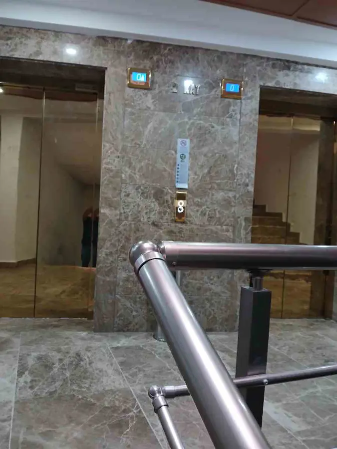 MANAVGAT Y. HİSAR’DA KAHVECİOĞLU PLAZA'DA 2. KATTA ASANSÖRLÜ KİRALIK OFİS
