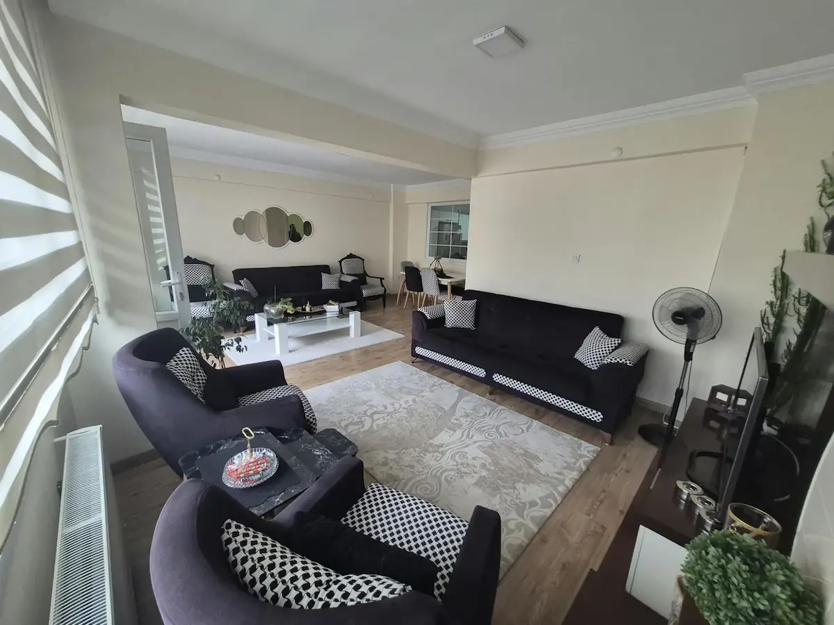 GEBZE MERKEZ'DE FUL+FUL EŞYALI ÖZEL DEKORASYONLU SATILIK 3+1 DAİRE