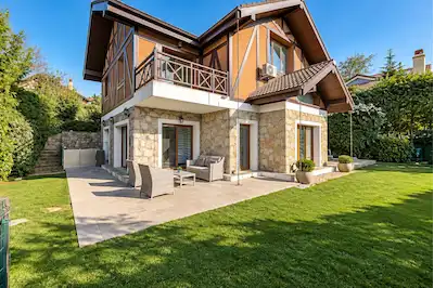 RİVADA ORMANLA İÇ İÇE, 1.200 M² KAPALI ALANLI SATILIK MALİKÂNE