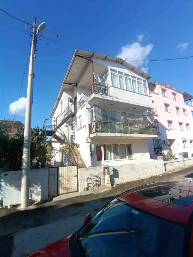 MÜSTAKIL TAPULU 3 KATLI BINA | DOĞALGAZLI