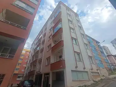 YOMRA KÜLTÜR MERKEZİ KARŞISI CADDEYE 50METRE TERTEMİZ 3+1