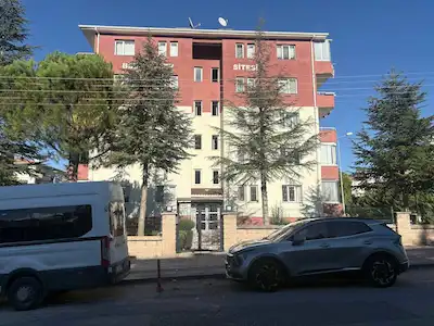 OĞUZLAR MAHALLESİ BİZİMEVLER SİTESİNDE YAPILI 3+1 SATILIK DAİRE