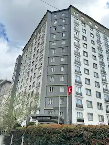MERKEZİ LOKASYONDA SİTE İÇERİSİNDE KİRALIK 1+1 DAİRE