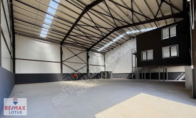 BURCU AYDENİZ RE/MAX'DAN | ARSLANBEY OSB YAKINI 1200 M² DEPO