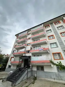 REMAX ARTIS'DEN YENIŞEHIR'DE EŞYALI KIRALIK 3+1 DAIRE