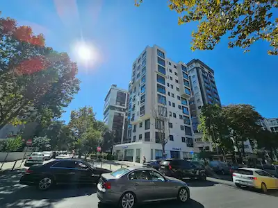 KADIKÖY SAHRAYI CEDIT MAHALLESİNDE ATATAÜRK CD. ÜZERINDE SATILIK 2+1 BOŞ DAIRE