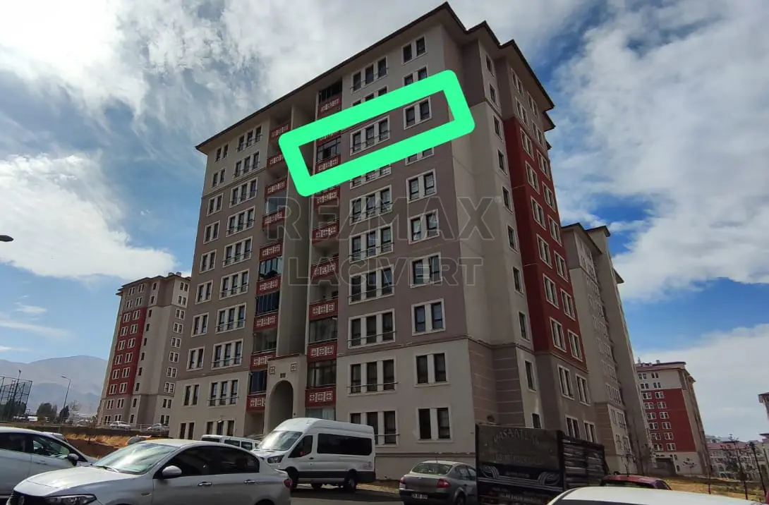 RE/MAX LACİVERT'TEN A.GAZİ TOKİ'DE SATILIK 3+1 DAİRE