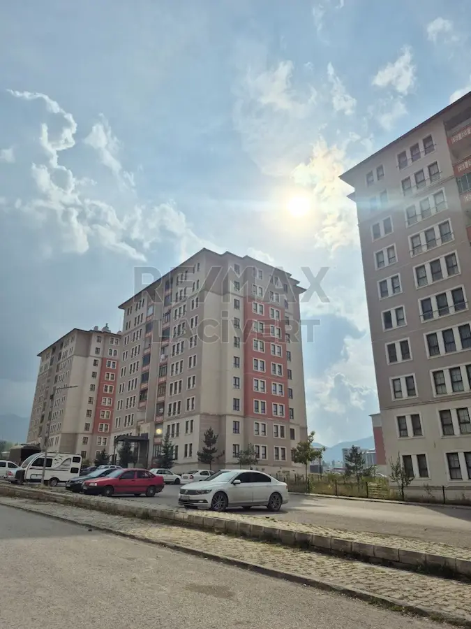 RE/MAX LACİVERT'TEN A.GAZİ TOKİ'DE BORÇSUZ SATILIK 3+1 DAİRE