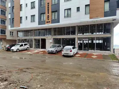 REMAX'TEN BAHÇELİEVLER'DE KURUMSALA UYGUN 500 M2 DÜKKAN