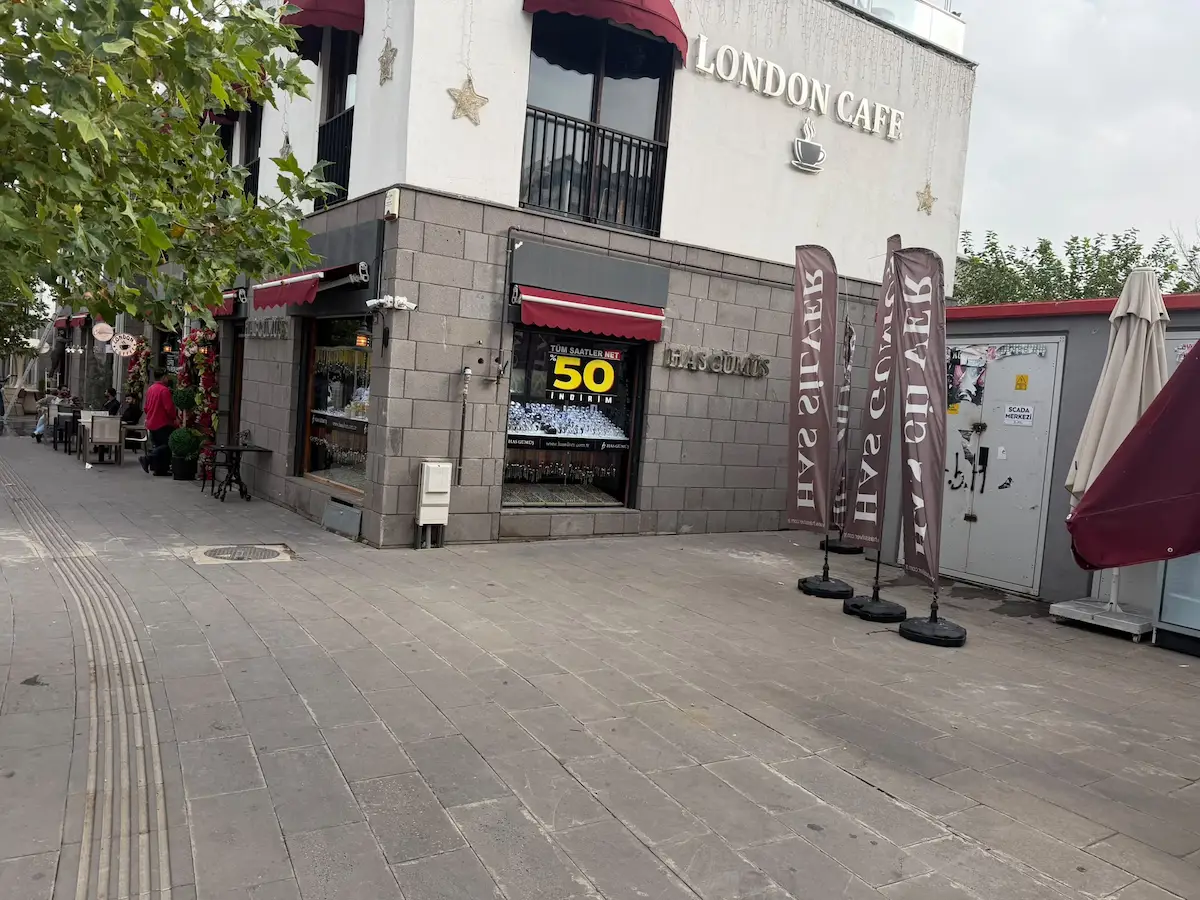 SUR YENİKAPI DÖRT AYAKLI MİNARE KARŞISI TURİSTİK YENİKAPIDA DEVREN SATILIK DÜKKAN İŞYERİ