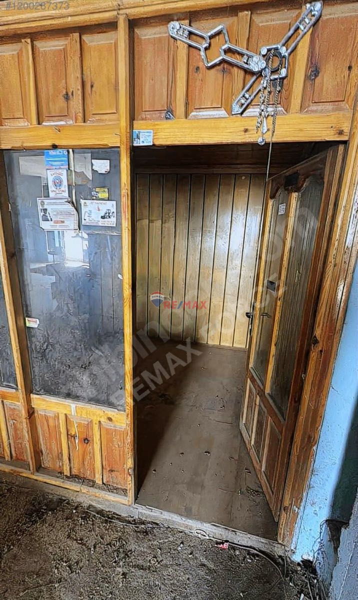 HÜDAİ ORAL CADDESİNDE SIFIR BASAMAK İŞ YERİ