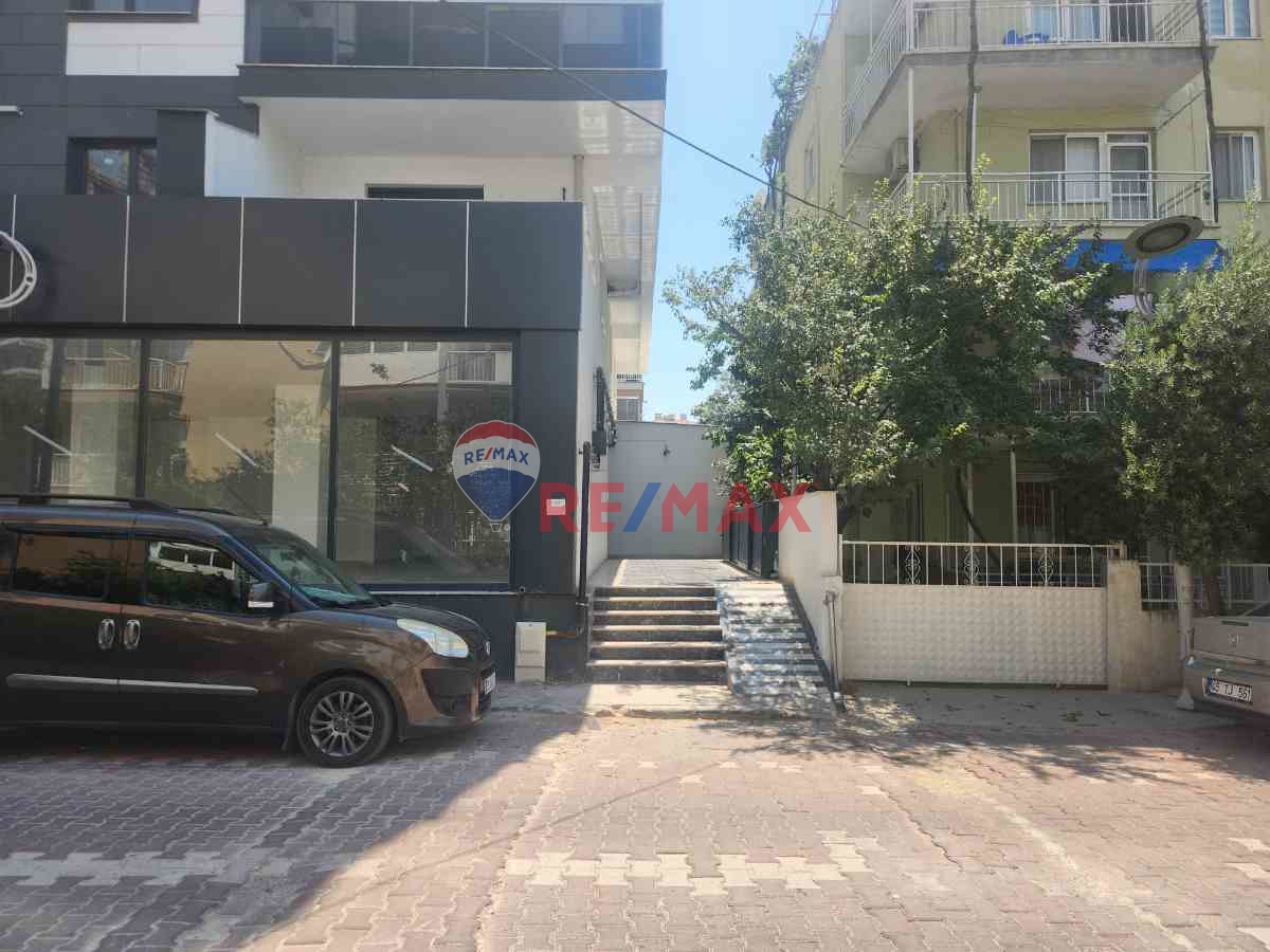 SIFIR 2+1 ARA KAT AÇIK MUTFAKLI MERKEZİ KONUMDA