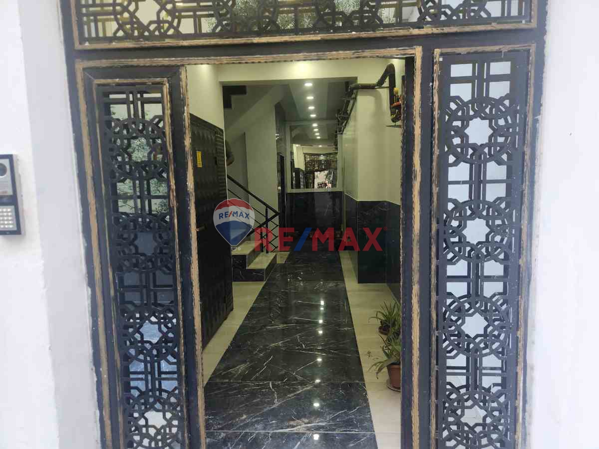 SIFIR 2+1 ARA KAT AÇIK MUTFAKLI MERKEZİ KONUMDA