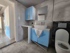 SIFIR 2+1 ARA KAT AÇIK MUTFAKLI MERKEZİ KONUMDA