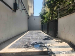 SIFIR 2+1 ARA KAT AÇIK MUTFAKLI MERKEZİ KONUMDA