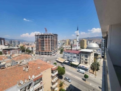 SIFIR 2+1 ARA KAT AÇIK MUTFAKLI MERKEZİ KONUMDA