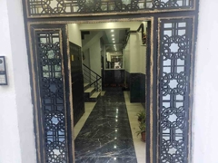 SIFIR 2+1 ARA KAT AÇIK MUTFAKLI MERKEZİ KONUMDA