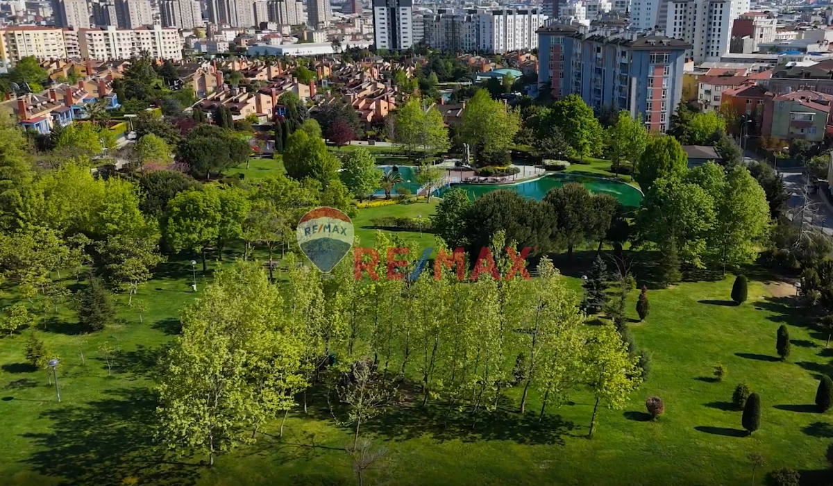 ÇEKMEKÖY ÜN EN GÜZEL SITELERINDEN AQUA MANORS TA YENILENMIŞ SATILIK BOŞ 3+1 