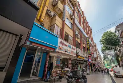 FETHİYE CADDESİ'NDE KİRALIK OFİS