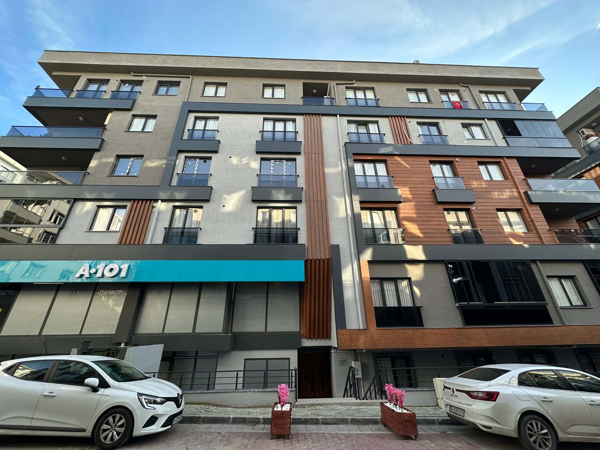 AVCILAR MERKEZ DENİZ MANZARALI TERASLI SIFIR 3+2 SATILIK DAİRE
