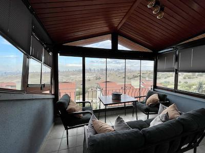 ACİL ÖZDEBİRLİK SİTESİNDE YATIRIMLIK 4 KATLI MÜSTAKİL VİLLA