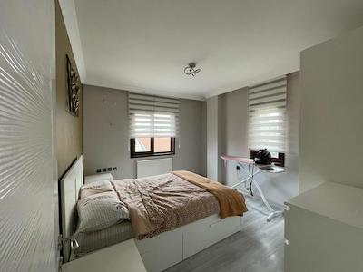 ACİL ÖZDEBİRLİK SİTESİNDE YATIRIMLIK 4 KATLI MÜSTAKİL VİLLA